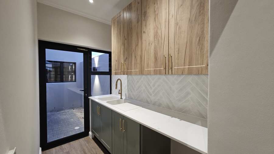 3 Bedroom Property for Sale in Sandown Western Cape